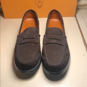 Tod’s Brown Suede Loafer size 5